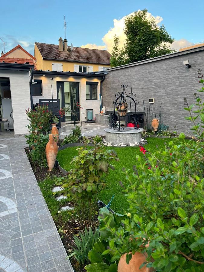 Sci Slama Family Livry-Gargan Exteriör bild